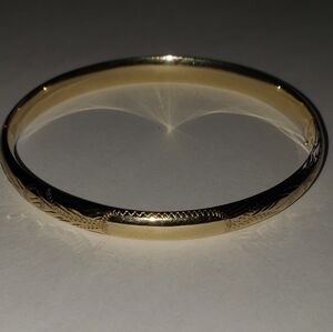 Elegant Gold Bangle Bracelet